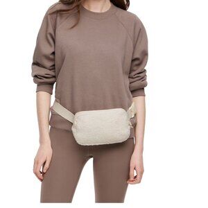 GapFit Sherpa Belt Bag Cream – Fleece Fanny Pack NWT